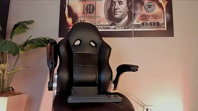 chrizmacgregor online show from February 2026 03:26:01 AM