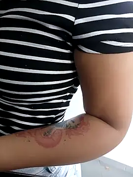 little onixx online show from February 2026 04:56:02 PM