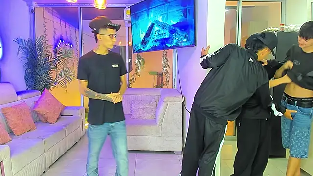 Houseofwarrios online show from April 2026 04:35:01 AM