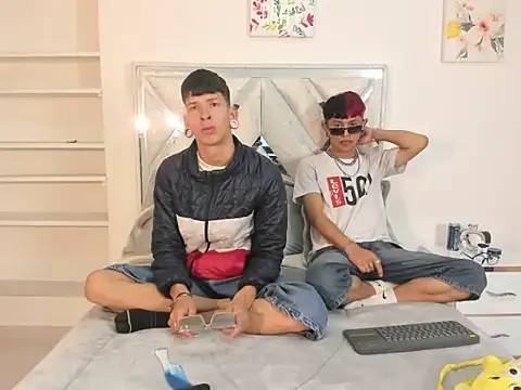 DemianSalvatore online show from October 2025 05:32:01 PM