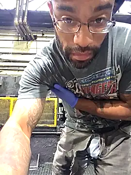 Snapshot of Justahungdad chatting on October 2025 12:24:01 PM Justahungdad online show from October 2025 12:24:01 PM