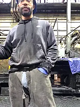 Snapshot of Justahungdad chatting on October 2025 12:05:01 PM Justahungdad online show from October 2025 12:05:01 PM