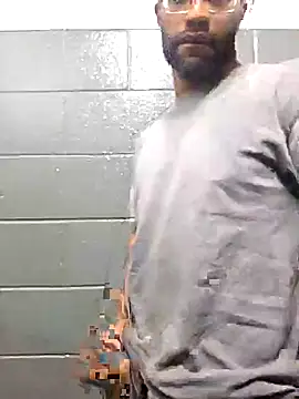 Snapshot of Justahungdad chatting on October 2025 04:11:01 PM Justahungdad online show from October 2025 04:11:01 PM