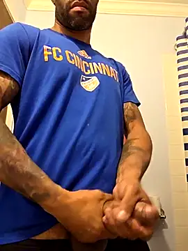 Snapshot of Justahungdad chatting on November 2025 11:27:02 PM Justahungdad online show from November 2025 11:27:02 PM