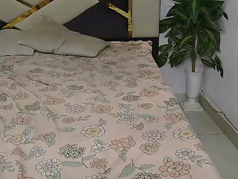 Lovelyy-couple online show from November 2025 12:15:02 PM