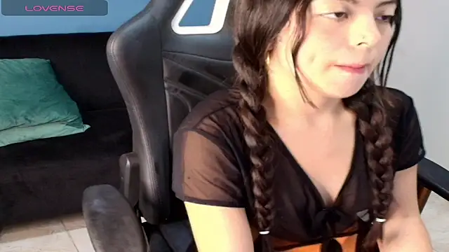 Snapshot of Johanna_Angel_ chatting on October 2025 03:59:01 AM Johanna Angel  online show from October 2025 03:59:01 AM