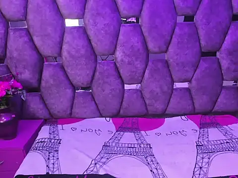 burbuja pink  online show from February 2026 03:25:02 AM