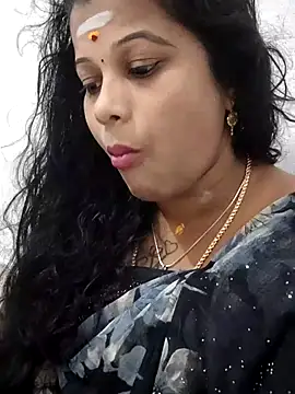 sweetqueen143 online show from March 2026 07:25:02 AM