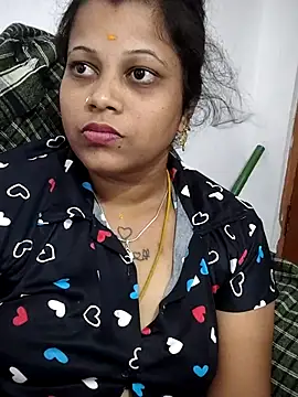sweetqueen143 online show from May 2026 11:56:01 PM