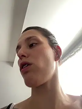 Snapshot of xvalentinaof chatting on February 2026 08:24:01 PM xvalentinaof online show from February 2026 08:24:01 PM