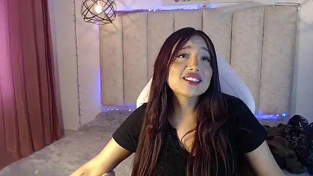 Snapshot of ladymooncs chatting on June 2026 05:34:01 PM ladymooncs online show from June 2026 05:34:01 PM