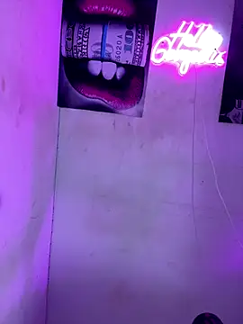 becca wilsson online show from December 2025 09:25:01 AM