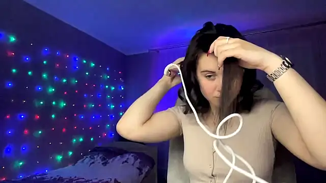 Snapshot of MollyPartey chatting on October 2025 03:55:02 PM MollyPartey online show from October 2025 03:55:02 PM