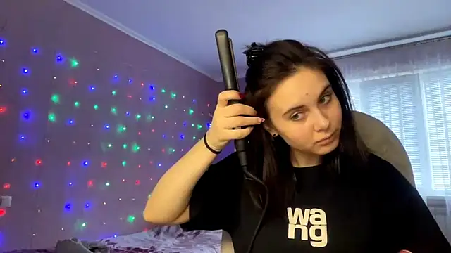 Snapshot of MollyPartey chatting on October 2025 10:16:02 AM MollyPartey online show from October 2025 10:16:02 AM