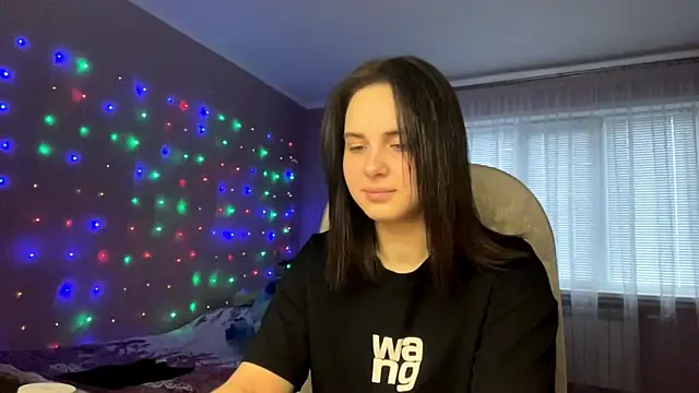 Snapshot of MollyPartey chatting on October 2025 06:36:02 AM MollyPartey online show from October 2025 06:36:02 AM