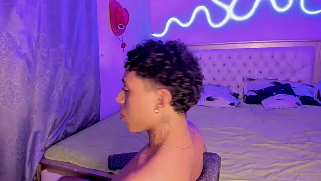 Glader31 online show from October 2025 10:00:02 PM