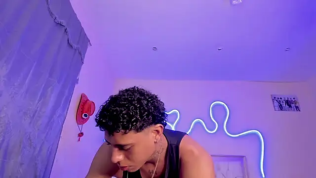 Glader31 online show from October 2025 09:17:02 PM