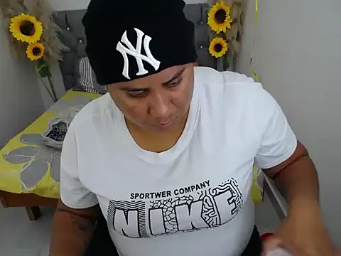 hotlesby valery online show from October 2025 12:13:02 PM