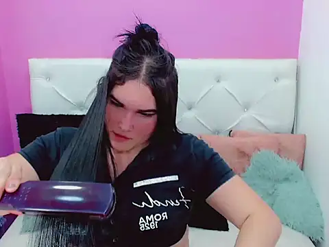 Snapshot of x_daniiela_x chatting on October 2025 07:33:01 PM x daniiela x online show from October 2025 07:33:01 PM