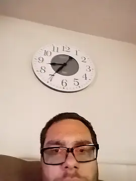 Snapshot of robbylj27 chatting on October 2025 01:36:03 PM robbylj27 online show from October 2025 01:36:03 PM