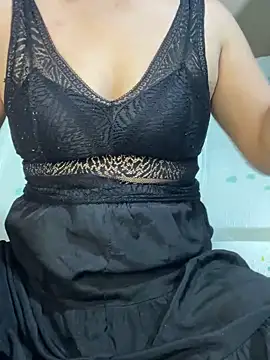 Snapshot of Min-sexy01 chatting on November 2025 03:45:02 PM Min-sexy01 online show from November 2025 03:45:02 PM