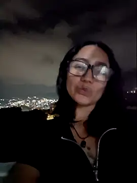 LunaCr0w online show from September 2025 04:14:02 AM