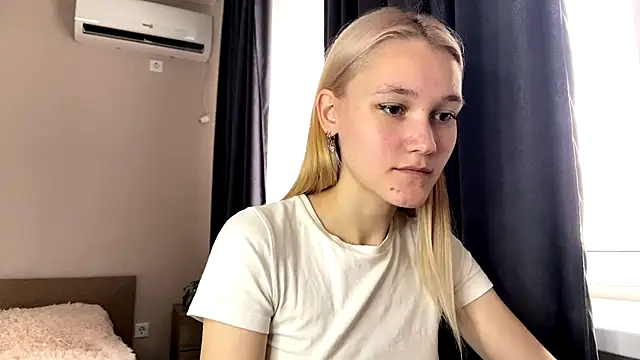 TwinedPeril online show from October 2025 07:09:02 AM