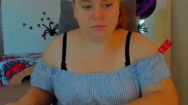 Snapshot of Liza-Mendez chatting on November 2025 06:04:02 AM Liza-Mendez online show from November 2025 06:04:02 AM