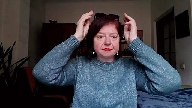 Snapshot of Violet_Pulse chatting on April 2026 11:38:01 AM Violet Pulse online show from April 2026 11:38:01 AM