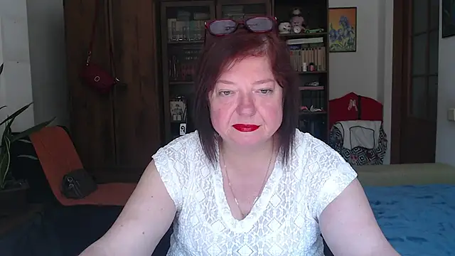 Snapshot of Violet_Pulse chatting on June 2026 07:14:01 AM Violet Pulse online show from June 2026 07:14:01 AM