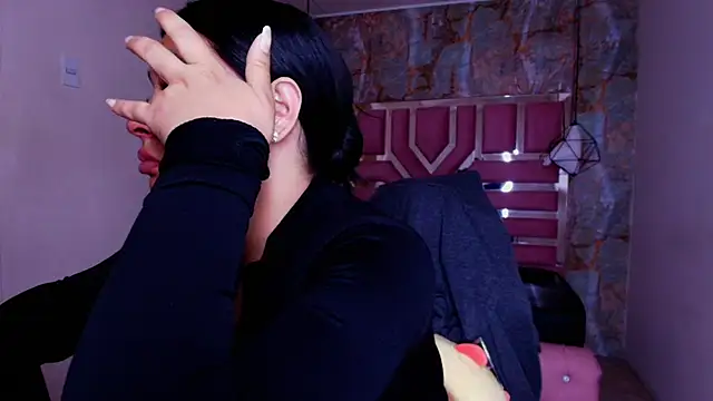 lorem adams online show from September 2025 11:45:01 AM