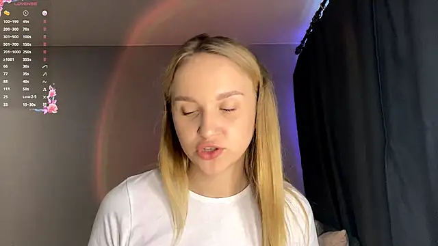 TanekaBoitel online show from September 2025 11:24:01 AM