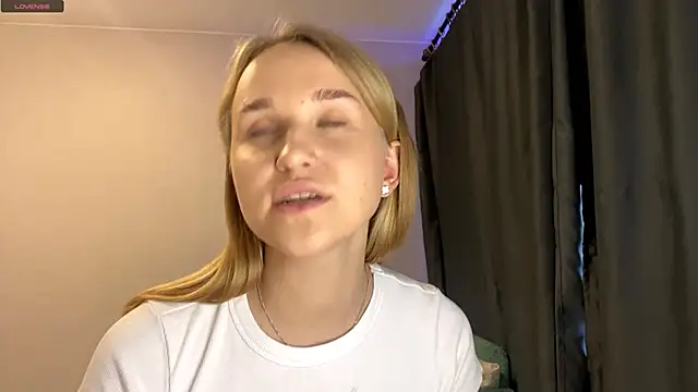 TanekaBoitel online show from October 2025 10:02:01 AM