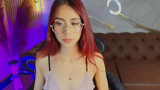 mia tf online show from November 2025 02:06:02 PM