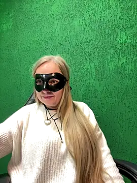 Snapshot of B_i_r_d_i_e chatting on October 2025 01:33:02 PM B i r d i e online show from October 2025 01:33:02 PM