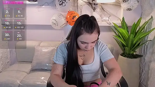 scarlett smith tp online show from October 2025 12:39:02 PM