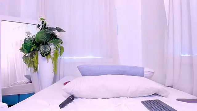 LolaJenkinss online show from September 2025 01:15:01 PM