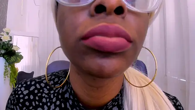 LolaJenkinss online show from November 2025 01:14:02 PM