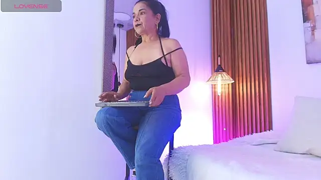Snapshot of EvaGoddess_ chatting on May 2026 08:25:01 PM EvaGoddess online show from May 2026 08:25:01 PM