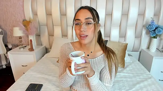 Snapshot of sara_ospina_ chatting on October 2025 04:23:02 AM sara ospina online show from October 2025 04:23:02 AM