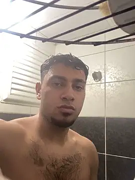 Snapshot of astoperaa chatting on December 2025 08:15:02 PM astoperaa online show from December 2025 08:15:02 PM