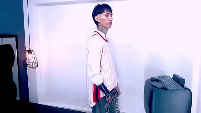 Daniel delux  online show from November 2025 01:10:01 PM