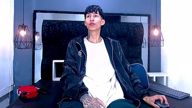 Daniel delux  online show from December 2025 11:08:02 AM