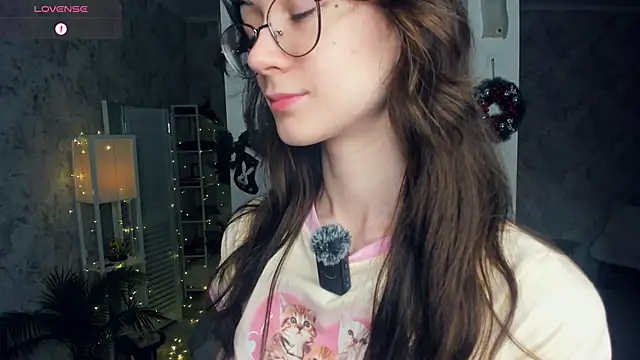 ReneeLippeatt online show from December 2025 07:20:01 PM