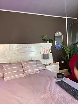 Camila Nyx online show from November 2025 01:33:01 PM