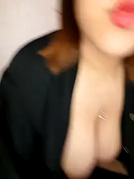 Snapshot of Ziina chatting on October 2025 12:22:02 PM Ziina online show from October 2025 12:22:02 PM