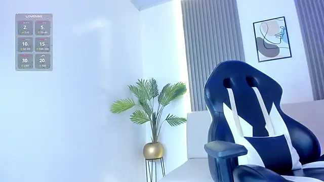 emiilyy cute online show from October 2025 01:32:02 PM