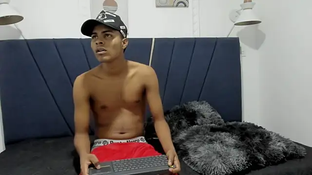 Snapshot of sofii_perverse chatting on October 2025 03:03:02 AM sofii perverse online show from October 2025 03:03:02 AM