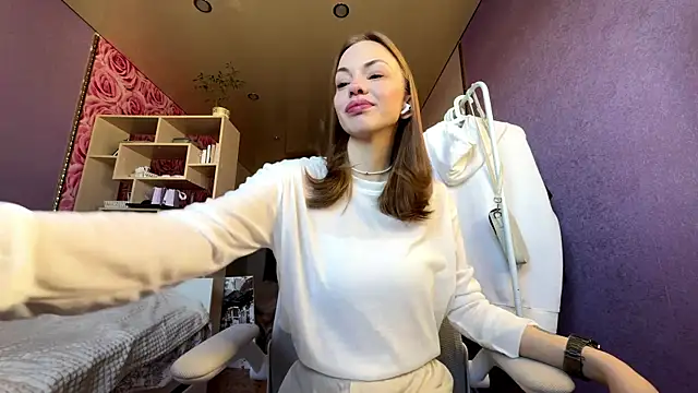 Snapshot of SofiaSmiles chatting on September 2025 05:01:02 AM SofiaSmiles online show from September 2025 05:01:02 AM