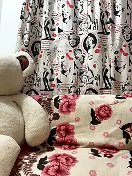 Snapshot of Linda_rouse chatting on October 2025 08:48:01 PM Linda rouse online show from October 2025 08:48:01 PM